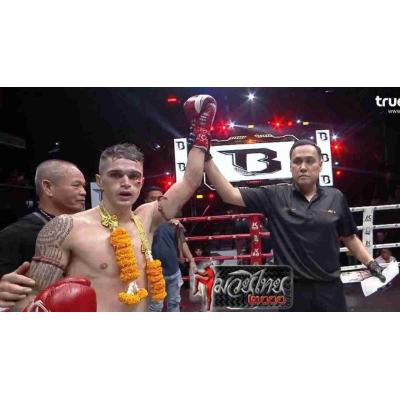 Gesta navarra en Bangkok: Ion Fernández vence en el ring y dedica su triunfo a los enfermos de ELA