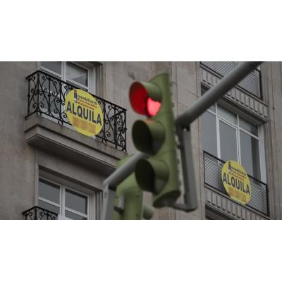 Consumo advierte a inmobiliarias y grandes fondos sobre la obligación de prorrogar los contratos de alquiler