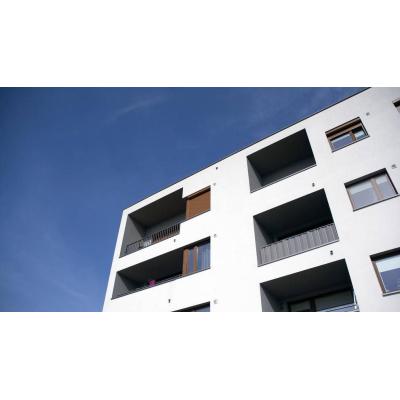 Consumo avisa a 13 fondos e inmobiliarias de que han de aceptar prorrogar alquileres en sus 100.000 viviendas