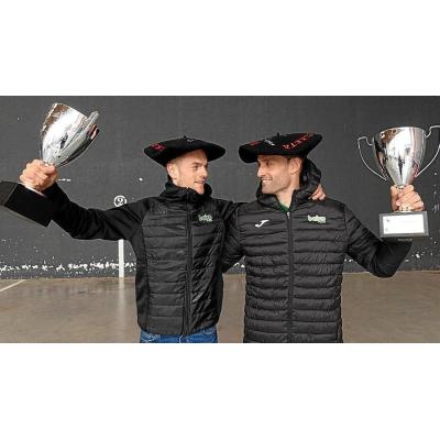 Unai Laso y Jon Ander Albisu: "La txapela es un sueño cumplido, ha costado mucho pero aquí está"
