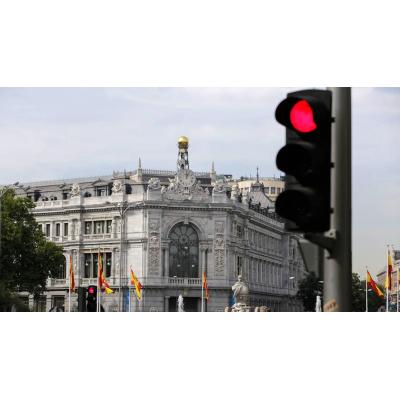 La deuda pública cierra 2025 en el 100,7% del PIB, tras caer un punto, y mejora el objetivo del Gobierno