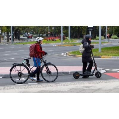 La campaña sobre el seguro obligatorio para patinetes eléctricos se extiende a la Comarca de Pamplona