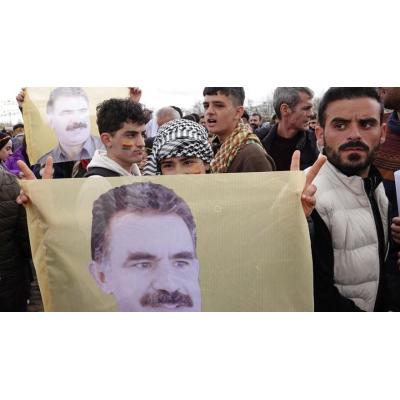 El líder de la guerrilla kurda apoya el proceso de paz y pide más democracia en Turquía