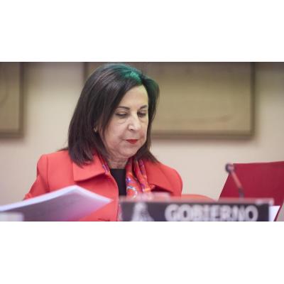Robles afirma que la restricción en las bases de EEUU "no rompe el vínculo con la OTAN"
