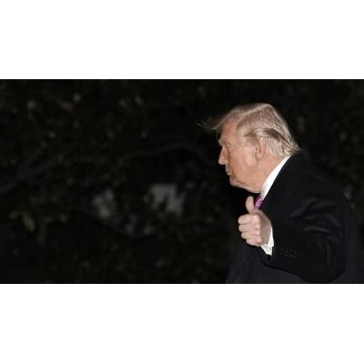 Trump critica a la "poco colaboradora" Francia por vetar su espacio aéreo
