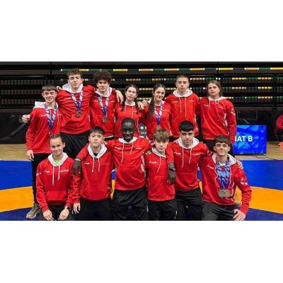 Lucha Olímpica | Catorce medallas para Navarra en los estatales
