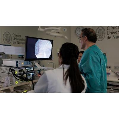 Un estudio de la Clínica Universidad de Navarra concluye que la edad no debe ser el único criterio para el cribado de cáncer colorrectal