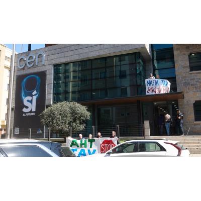 EH Bildu, el grupo de Asiron en Pamplona, se niega a condenar el ataque a la CEN por la protesta contra el TAV
