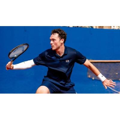 Iñaki Montes se hace grande ante las adversidades y no da opción al finlandés Eero Vasa en Menorca