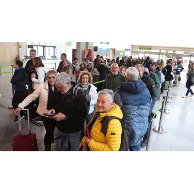 Vuelos chárter parten del aeropuerto de Pamplona para disfrutar la Semana Santa