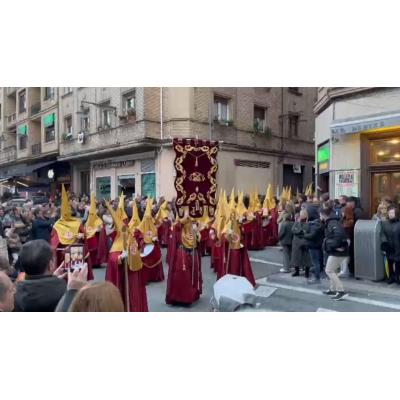 Vídeo de los tambores de la Cofradía de la Flagelación de Logroño en la procesión de Jueves Santo de Pamplona