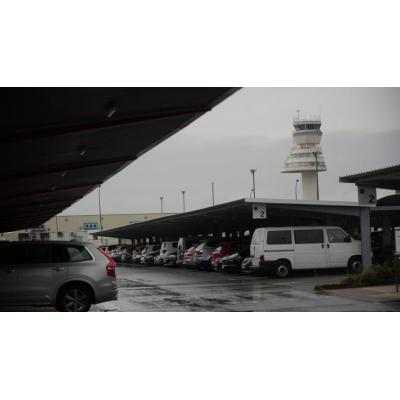 El aparcamiento del aeropuerto de Vitoria dejará de ser gratuito a partir de 2027