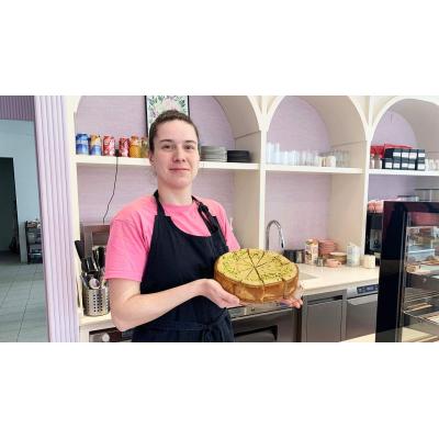 La pastelería que conquista un barrio de Pamplona con sus espectaculares tartas y galletas artesanales