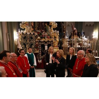 La reina Sofía y las infantas Elena y Cristina presencian la procesión del Silencio de Cartagena