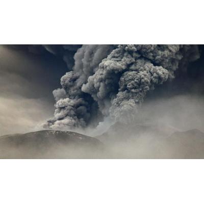 El volcán Shiveluch arroja una columna de cenizas de once kilómetros de altura