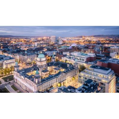 ‘Cómo llegar al cielo desde Belfast’, una serie para descubrir Irlanda