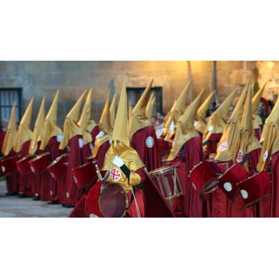 Tambores y romanos, tradición del Jueves Santo pamplonés