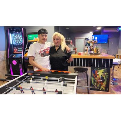 El bar de Pamplona donde regresan con fuerza el futbolín, los dardos y las cazuelicas caseras