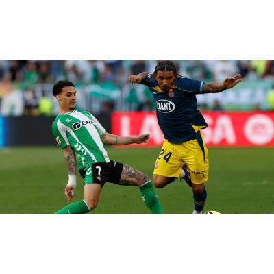 Betis y Espanyol prolongan sus rachas sin ganar