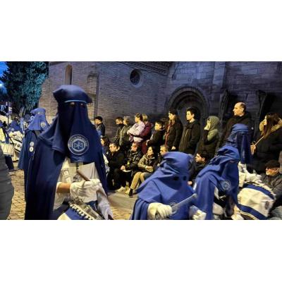 Tudela vive una de sus citas más esperadas con su procesión del Santo Entierro y miles de personas en el recorrido