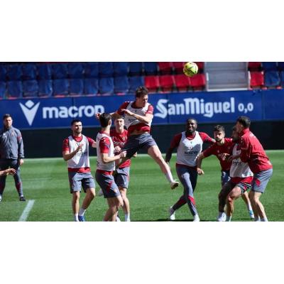Fotos del entrenamiento a puerta abierta en El Sadar previo al Alavés-Osasuna