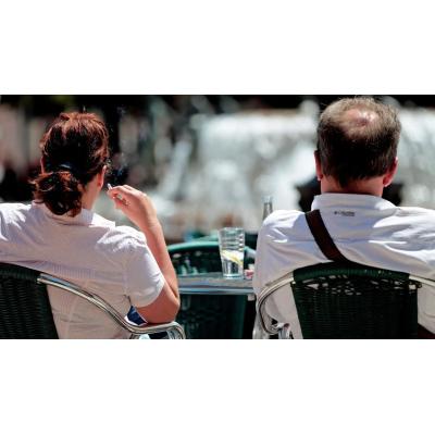 Atención, fumadores sociales: el cigarrillo ocasional también mata