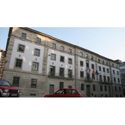 Piden dos años de cárcel para un acusado de estafar a una mujer haciéndose pasar por empresario musical