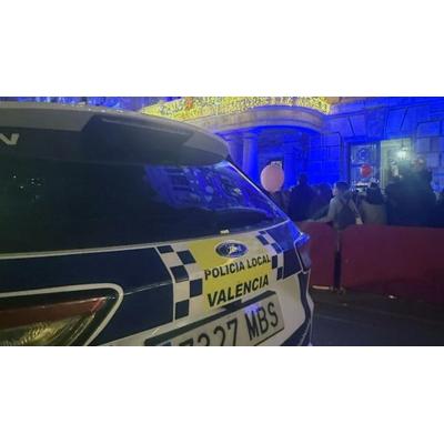 Detenidos dos hermanos cuando violaban a una mujer en el interior de un coche en València