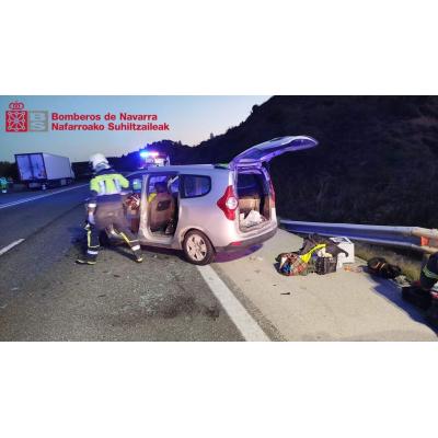 Grave accidente en Pueyo: tres ocupantes de un coche, rescatados tras una colisión con un camión