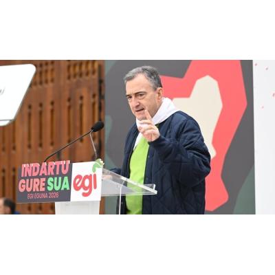 Esteban responde a Ayuso que "catetada" es que su "principal reivindicación nacional sea tomarse una caña"