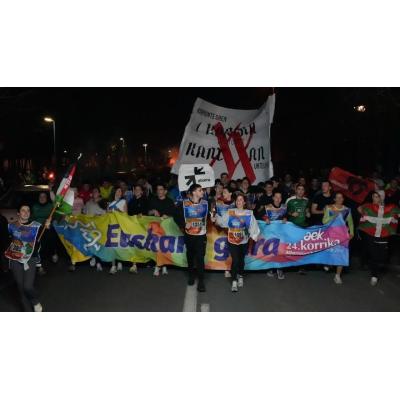 El enemigo es las ideas fascistas. Aquí y allá