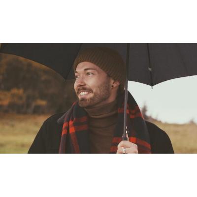 "Tras la crisis de los 40, los niveles de felicidad suelen aumentar con la edad"