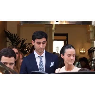 Victoria Federica sufre un tropiezo en su reencuentro con Don Juan Carlos y Jorge Navalpotro en Sevilla