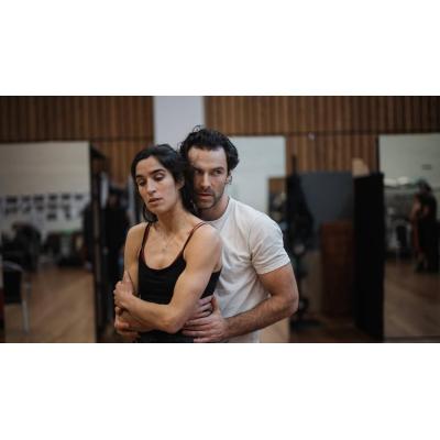 La bailarina navarra Lucía Chocarro debuta en el National Theatre de Londres con 'Las amistades peligrosas'