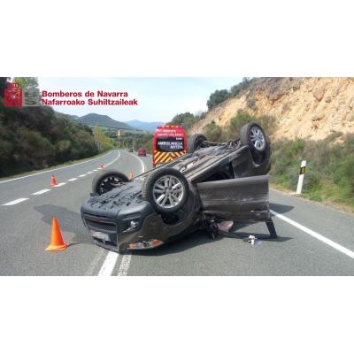 Herida una mujer en un accidente de tráfico en la variante de Igúzquiza