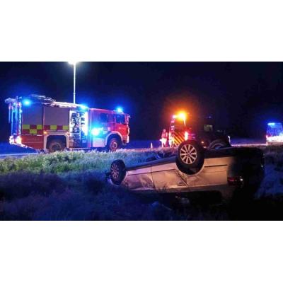 Accidente nocturno en la N-121: tres heridos, entre ellos dos menores, tras el vuelco de un coche en las Bardenas