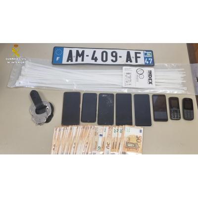 Detenidos por asaltar un camión haciéndose pasar por guardias civiles y robar bolsos de lujo valorados en un millón de euros