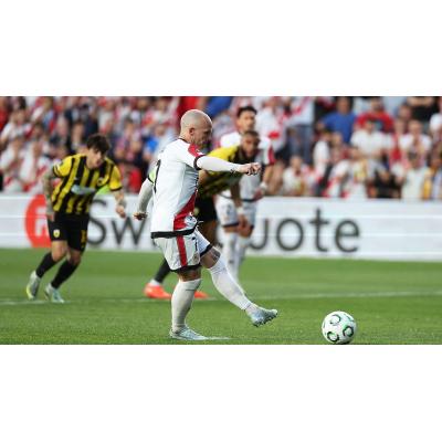 El Rayo mete pie y medio en las semifinales de la Conference