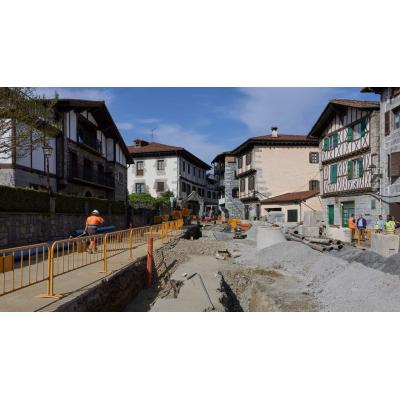 La gran obra que cambia Lesaca: una inversión millonaria para renovar la travesía, un barrio y un edificio municipal