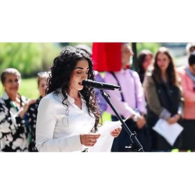 Vídeo con la ceremonia de colocación de una placa en el Arga en honor al pueblo gitano