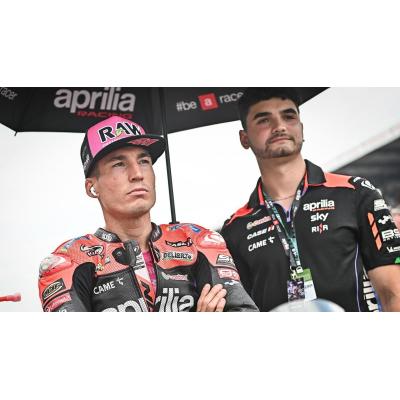 El español Aleix Espargaró sufre una fuerte caída en el circuito malasio de Sepang