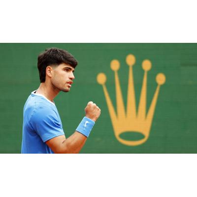 Alcaraz sufre pero ya está en cuartos de Montecarlo