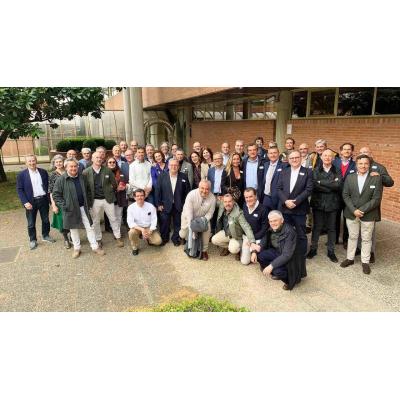 Ex alumnos de arquitectura de la UNAV se reúnen después de 35 años en Pamplona: “No nos habíamos visto desde entonces”