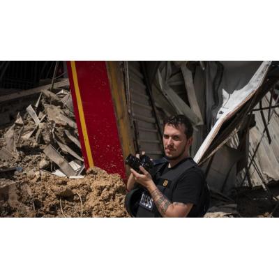 Fotoperiodista navarro en el Líbano: "En la guerra nadie quiere testigos; se trabaja con una diana en la cabeza".
