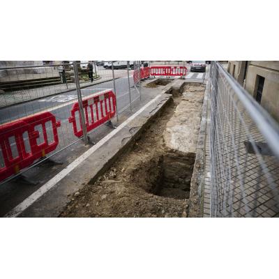 Las catas del paseo de Sarasate destapan en Pamplona el rastro de un antiguo taller de cerámica medieval