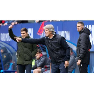 Las excusas del entrenador del Real Betis para no hablar de los penaltis ante Osasuna