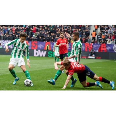 Osasuna merece más pero no puede con el Betis en El Sadar y se aleja del sueño europeo