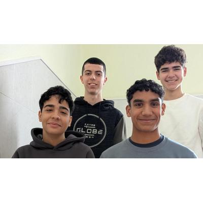Cuatro alumnos de un colegio de Pamplona, estudiantes y mejores empresarios virtuales