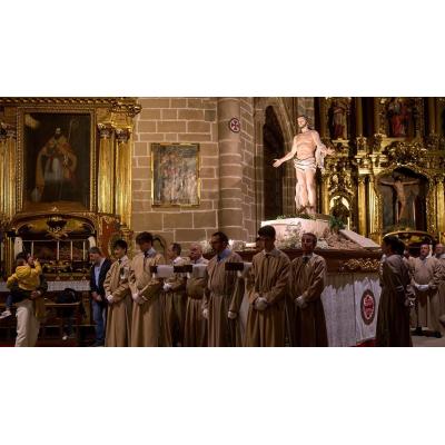 Vía lucis en la Catedral y retorno de la imagen del Resucitado a la Hermandad