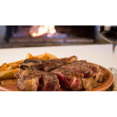 El asado con sarmiento, único de Mesón las Torres, en Ujué